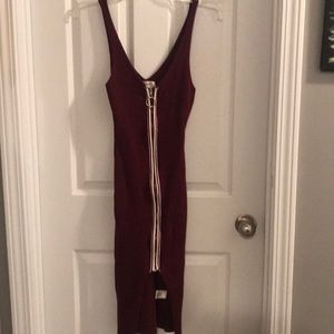 Sleeveless burgundy dress